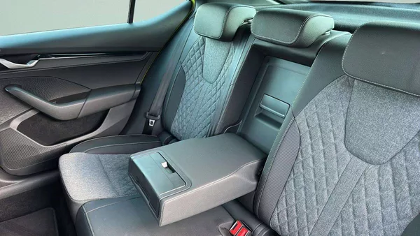 Škoda Octavia Sportline 1,5 TSI m-HEV 110kW - foto 23