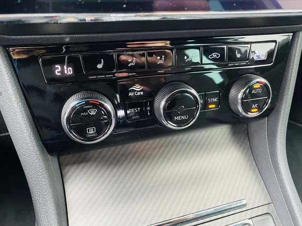 Škoda Superb Sportline liftback 2,0 TDI/11 - foto 15