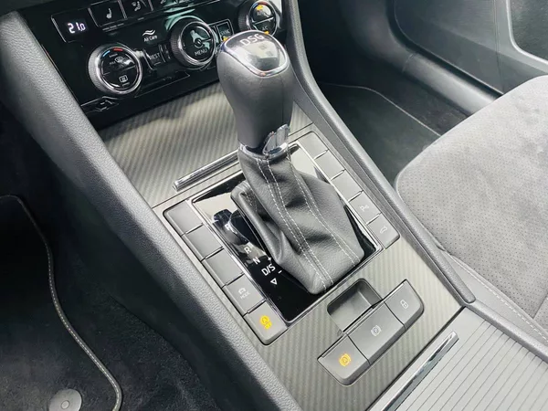 Škoda Superb Sportline liftback 2,0 TDI/11 - foto 16