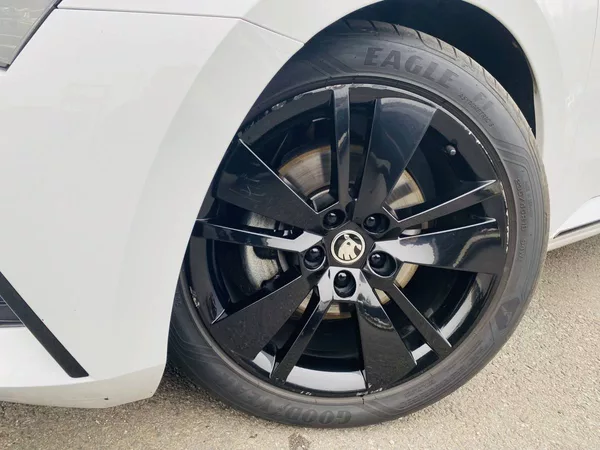Škoda Superb Sportline liftback 2,0 TDI/11 - foto 29