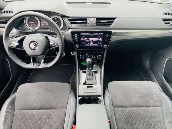 Škoda Superb Sportline liftback 2,0 TDI/11 - foto 5