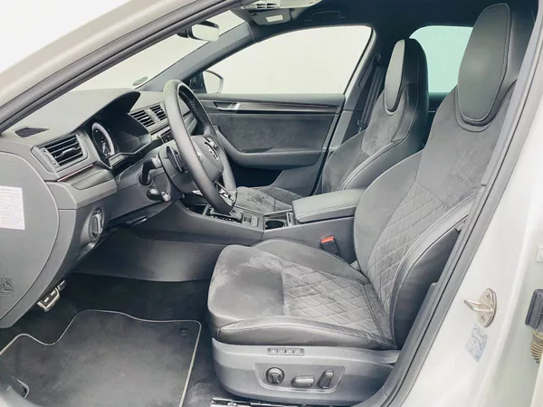 Škoda Superb Sportline liftback 2,0 TDI/11 - foto 6