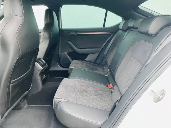 Škoda Superb Sportline liftback 2,0 TDI/11 - foto 7