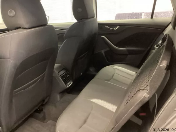 Škoda Kamiq Selection 1,0 TSI 85kW MT6/N98 - foto 7