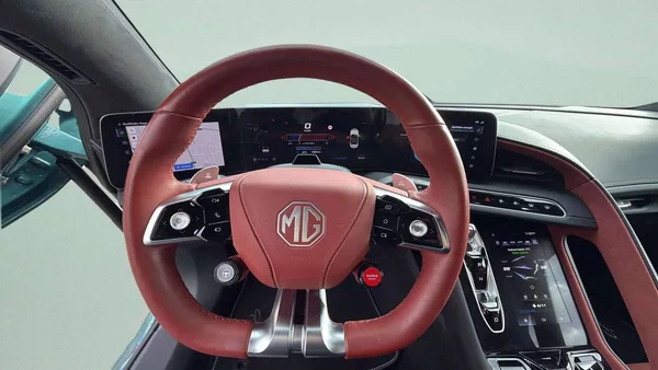 MG Cyberster GT (275kW/375k) / 041740 - foto 16