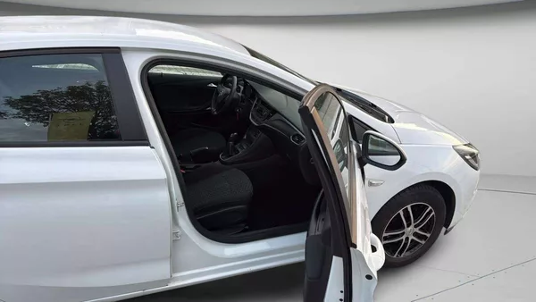 Opel Astra Edition HB 1.4i MT6 (74kW/100k - foto 13