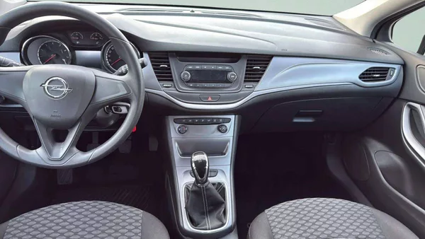 Opel Astra Edition HB 1.4i MT6 (74kW/100k - foto 16