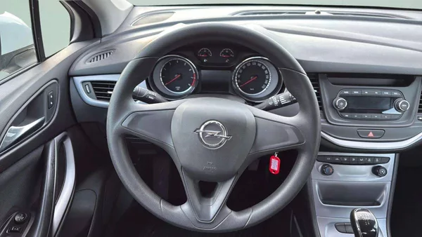 Opel Astra Edition HB 1.4i MT6 (74kW/100k - foto 17