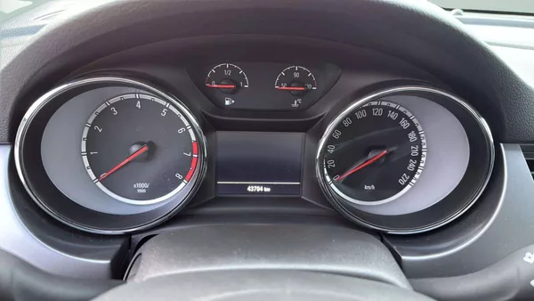 Opel Astra Edition HB 1.4i MT6 (74kW/100k - foto 18