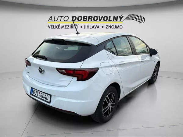 Opel Astra Edition HB 1.4i MT6 (74kW/100k - foto 7
