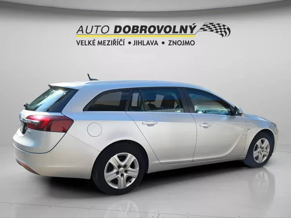 Opel Insignia ST 1.6CDTi MT6 - foto 8