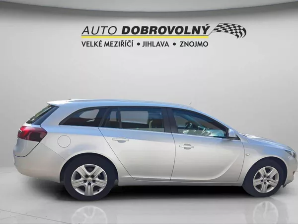 Opel Insignia ST 1.6CDTi MT6 - foto 9