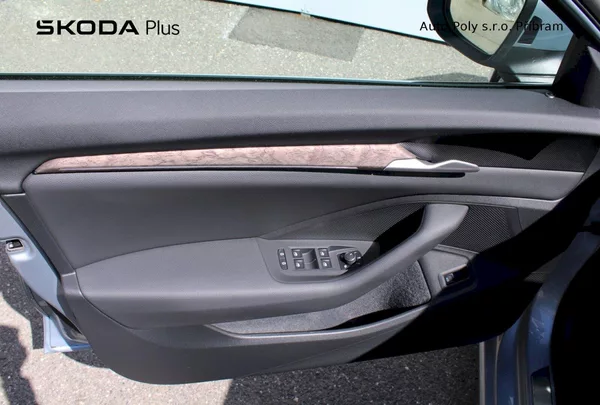 Škoda Superb L&K 2.0TDI / 110kW 7°DSG - foto 9