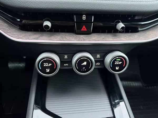 Škoda Superb L&K 7DSG 2,0 TDI - foto 13