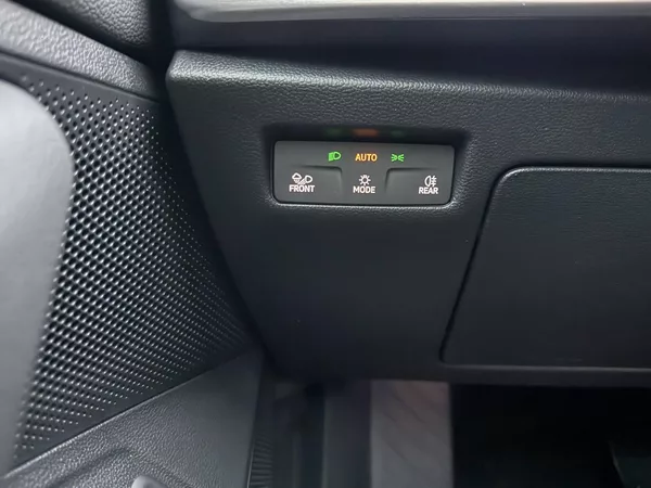Škoda Superb L&K 7DSG 2,0 TDI - foto 15