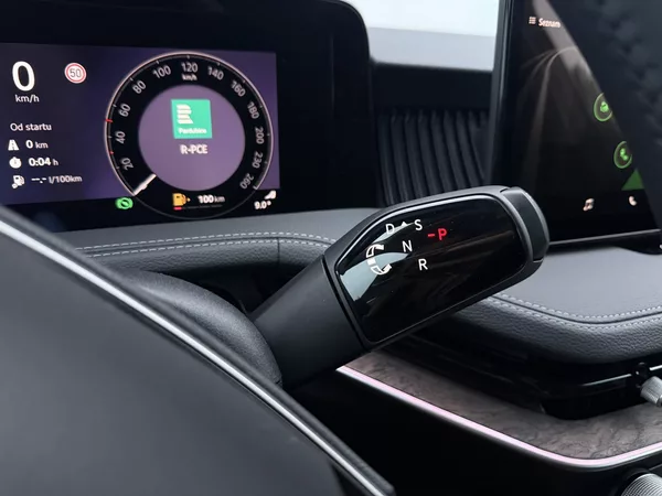 Škoda Superb L&K 7DSG 2,0 TDI - foto 17