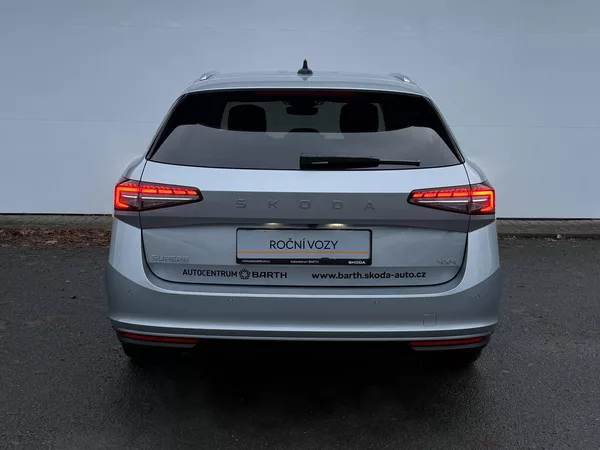 Škoda Superb L&K 7DSG 2,0 TDI - foto 25