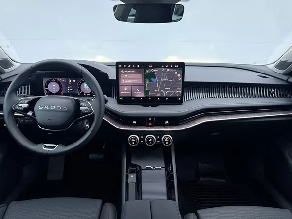 Škoda Superb L&K 7DSG 2,0 TDI - foto 6
