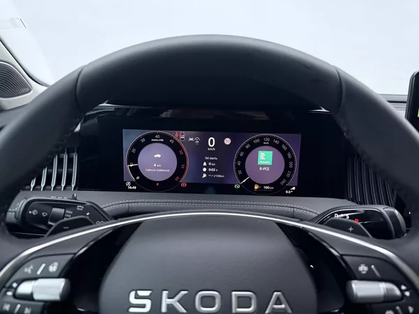 Škoda Superb L&K 7DSG 2,0 TDI - foto 9