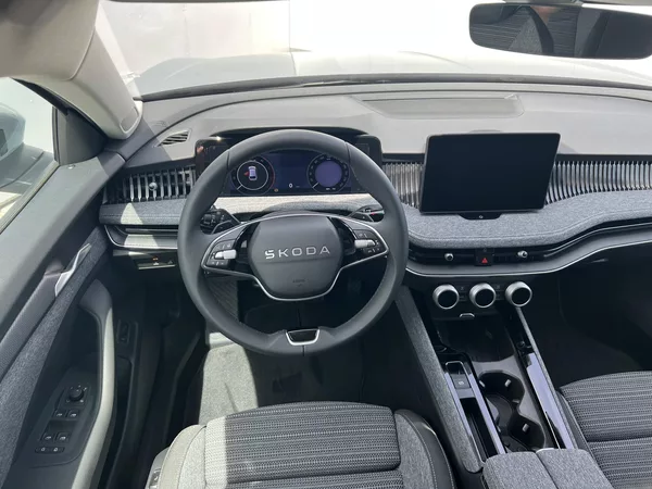 Škoda Superb Selection 7DSG 2,0TDI - foto 4