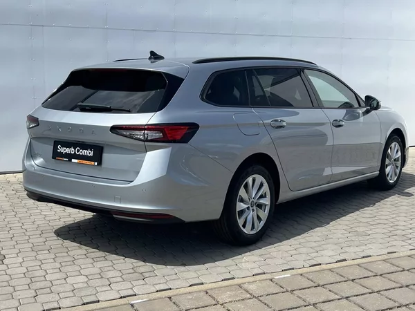 Škoda Superb Selection 7DSG 2,0TDI - foto 5