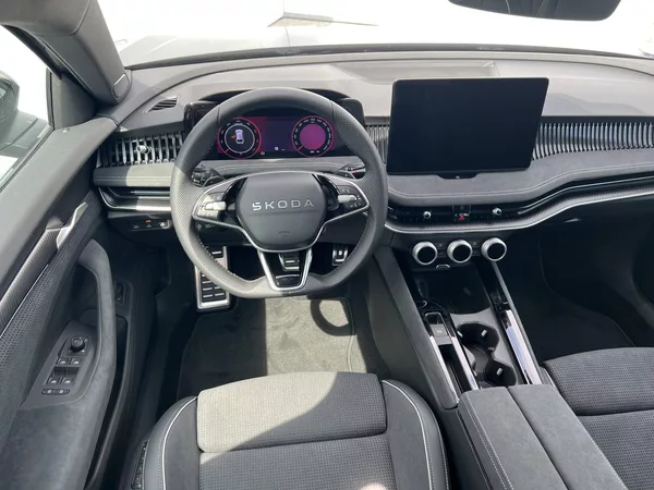 Škoda Superb Sportline DSG 2,0TDI - foto 4