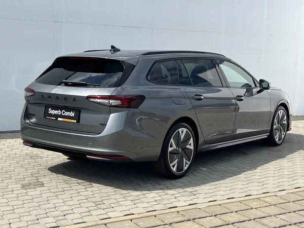 Škoda Superb Sportline DSG 2,0TDI - foto 5