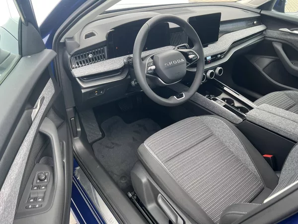 Škoda Superb Selection 7DSG 2,0TDI - foto 3