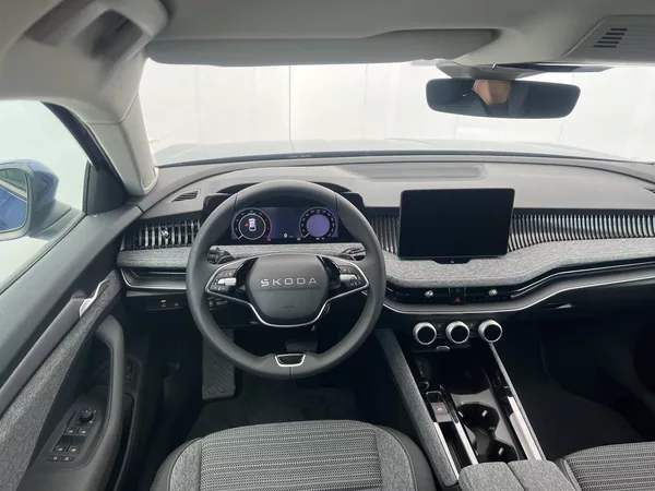 Škoda Superb Selection 7DSG 2,0TDI - foto 4