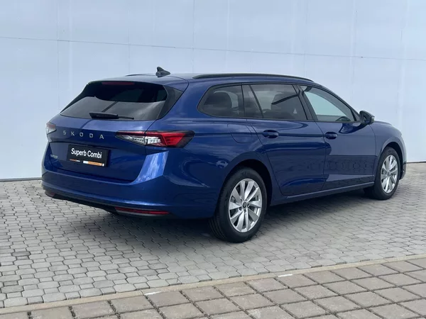 Škoda Superb Selection 7DSG 2,0TDI - foto 5