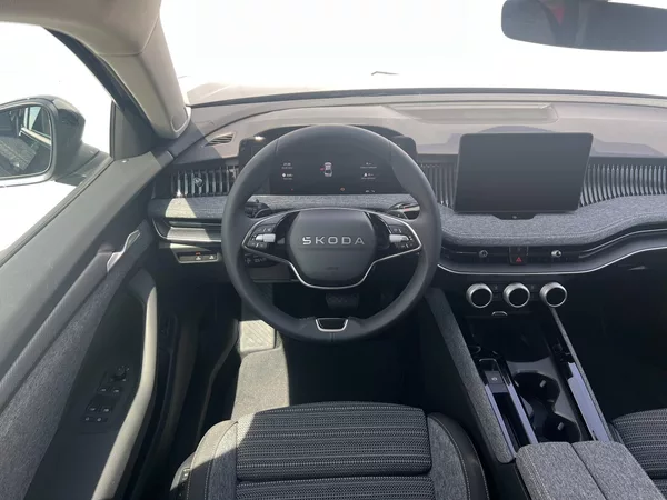 Škoda Superb Selection 7DSG 2,0TDI - foto 4