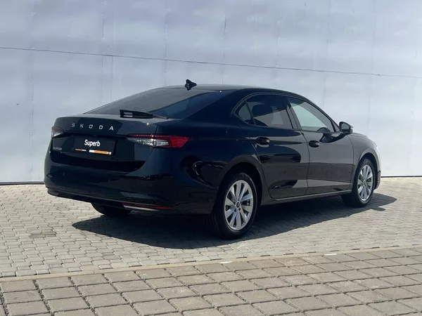 Škoda Superb Selection 7DSG 2,0TDI - foto 5