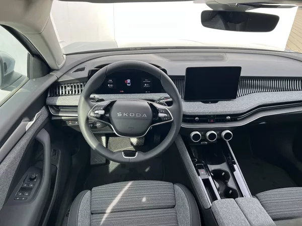 Škoda Superb Selection 7DSG 2,0TDI - foto 3