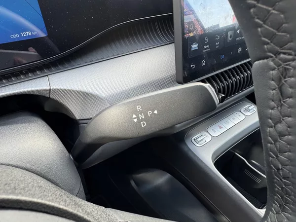 BYD Dolphin G DM-i Comfort 1,5 - foto 12