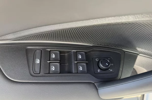 Volkswagen Tiguan People PHEV 19,7kWh 1,5TSi - foto 21