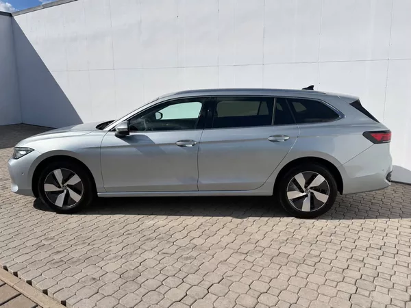 Volkswagen Passat Bussines 7DSG 2,0TDi - foto 3