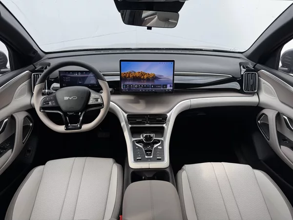 BYD Seal 5 DM-i Design 1,5 - foto 6