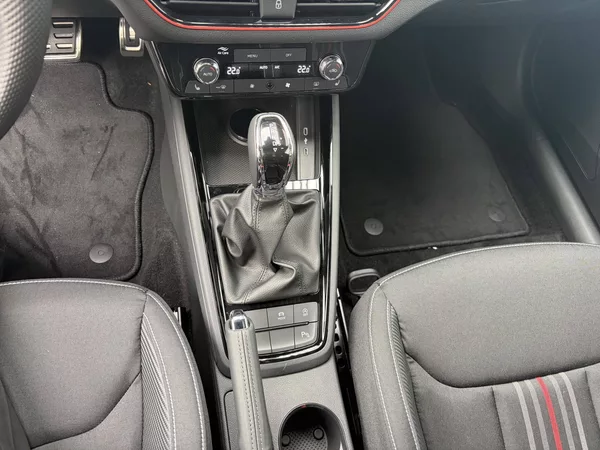 Škoda Kamiq Monte Carlo 7DSG 1,0TSI - foto 11