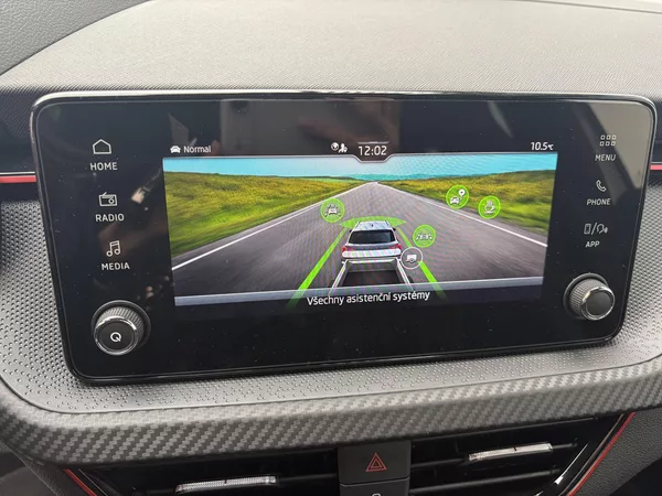 Škoda Kamiq Monte Carlo 7DSG 1,0TSI - foto 13