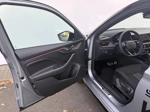 Škoda Kamiq Monte Carlo 7DSG 1,0TSI - foto 19