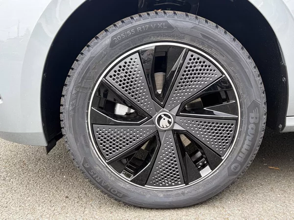Škoda Kamiq Monte Carlo 7DSG 1,0TSI - foto 21