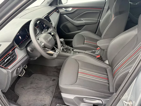 Škoda Kamiq Monte Carlo 7DSG 1,0TSI - foto 7