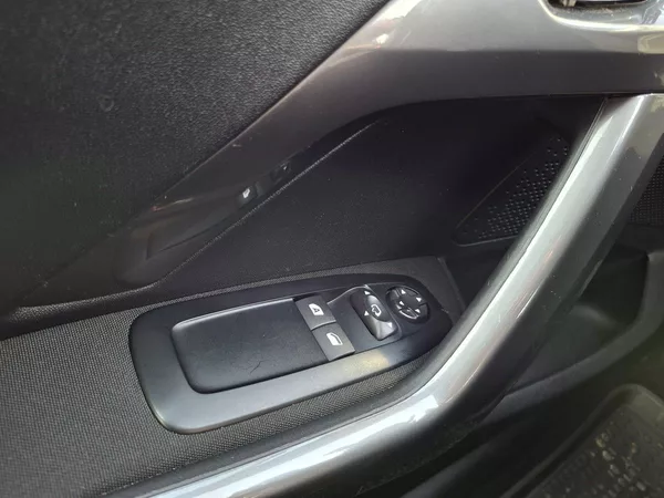 Peugeot 2008 1,2 PT 110k M5 2.MAJ - foto 23