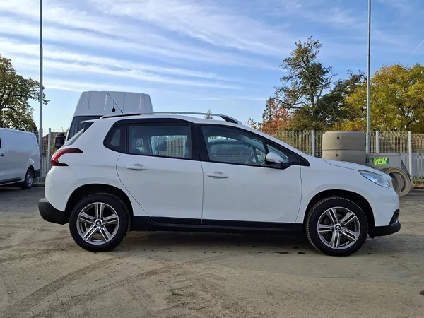 Peugeot 2008 1,2 PT 110k M5 2.MAJ - foto 9