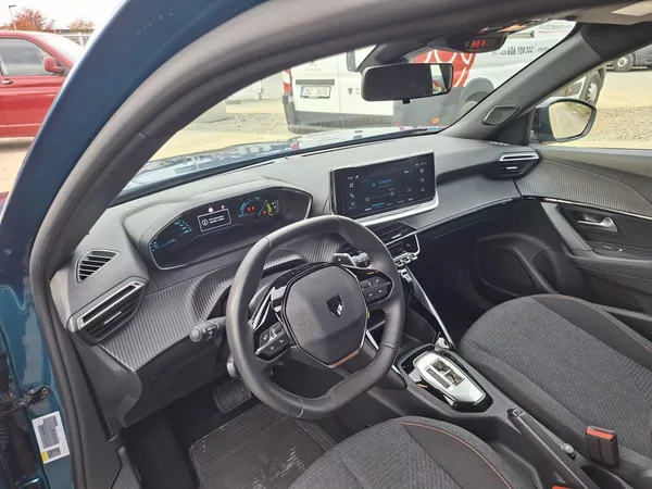 Peugeot 2008 STYLE Hybrid 136 e-DCS6 - foto 12