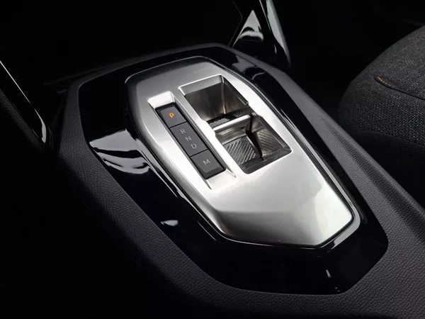 Peugeot 2008 STYLE Hybrid 136 e-DCS6 - foto 23