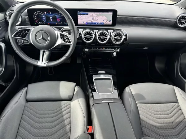Mercedes-Benz Třídy A A 200 Progressive linie - foto 9