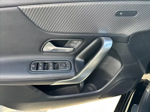 Mercedes-Benz Třídy A A 200 Progressive - foto 11
