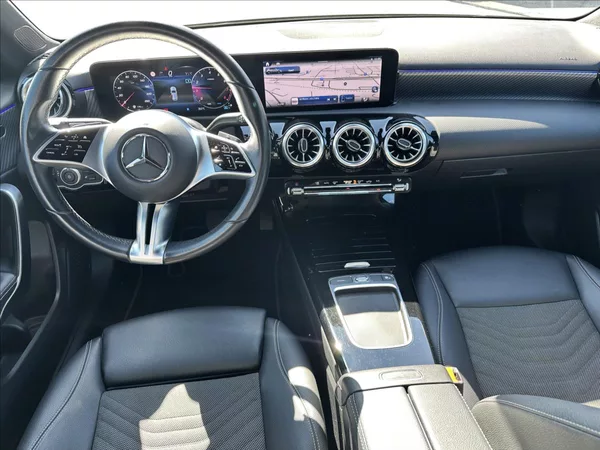 Mercedes-Benz Třídy A A 200 Progressive - foto 9