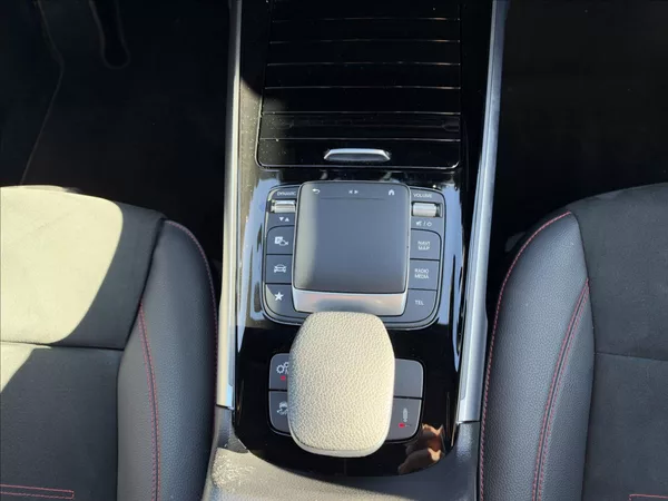 Mercedes-Benz GLB Mercedes AMG 35 4MATIC - foto 13